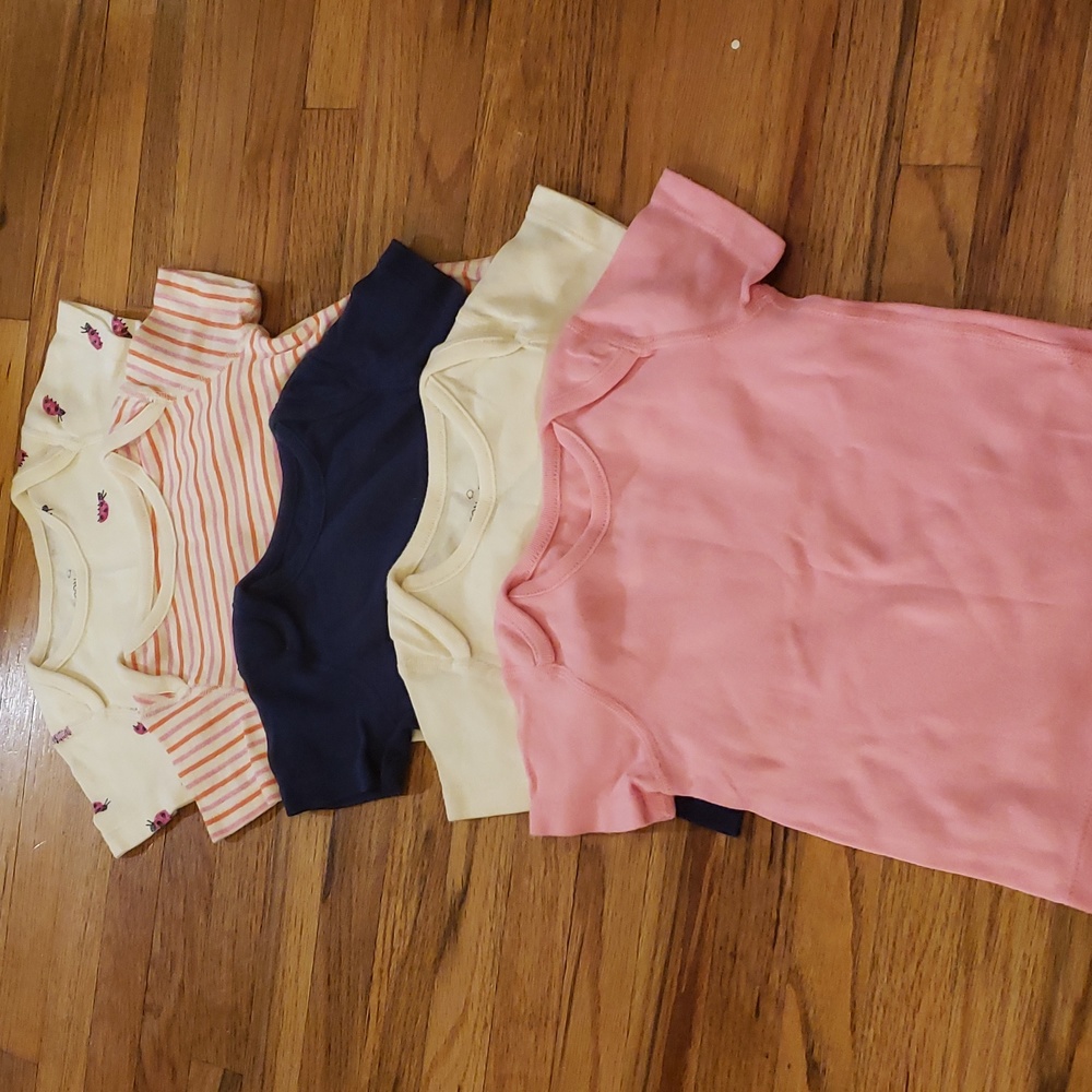 5 cotton T shirts in great condition.